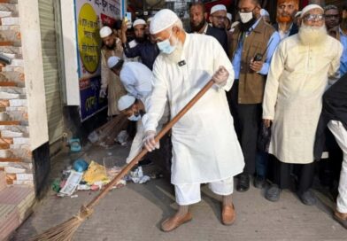 ভোরে রাস্তা পরিষ্কার করলেন জামায়াত আমির ভোরে রাস্তা পরিষ্কার করলেন জামায়াত আমির